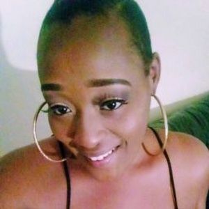 Meet your Posher, Larae